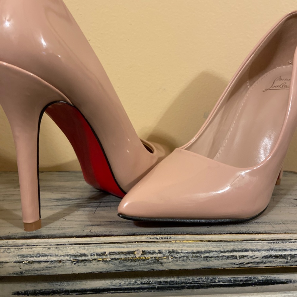 Heels - Picture 2 of 2
